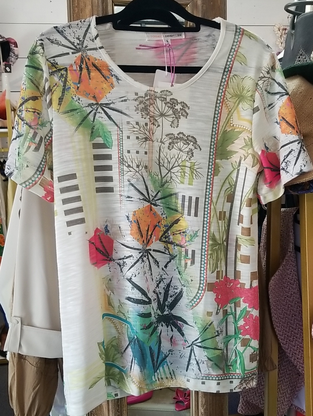 Women's White Floral Abstract Print Short Sleeve Tee